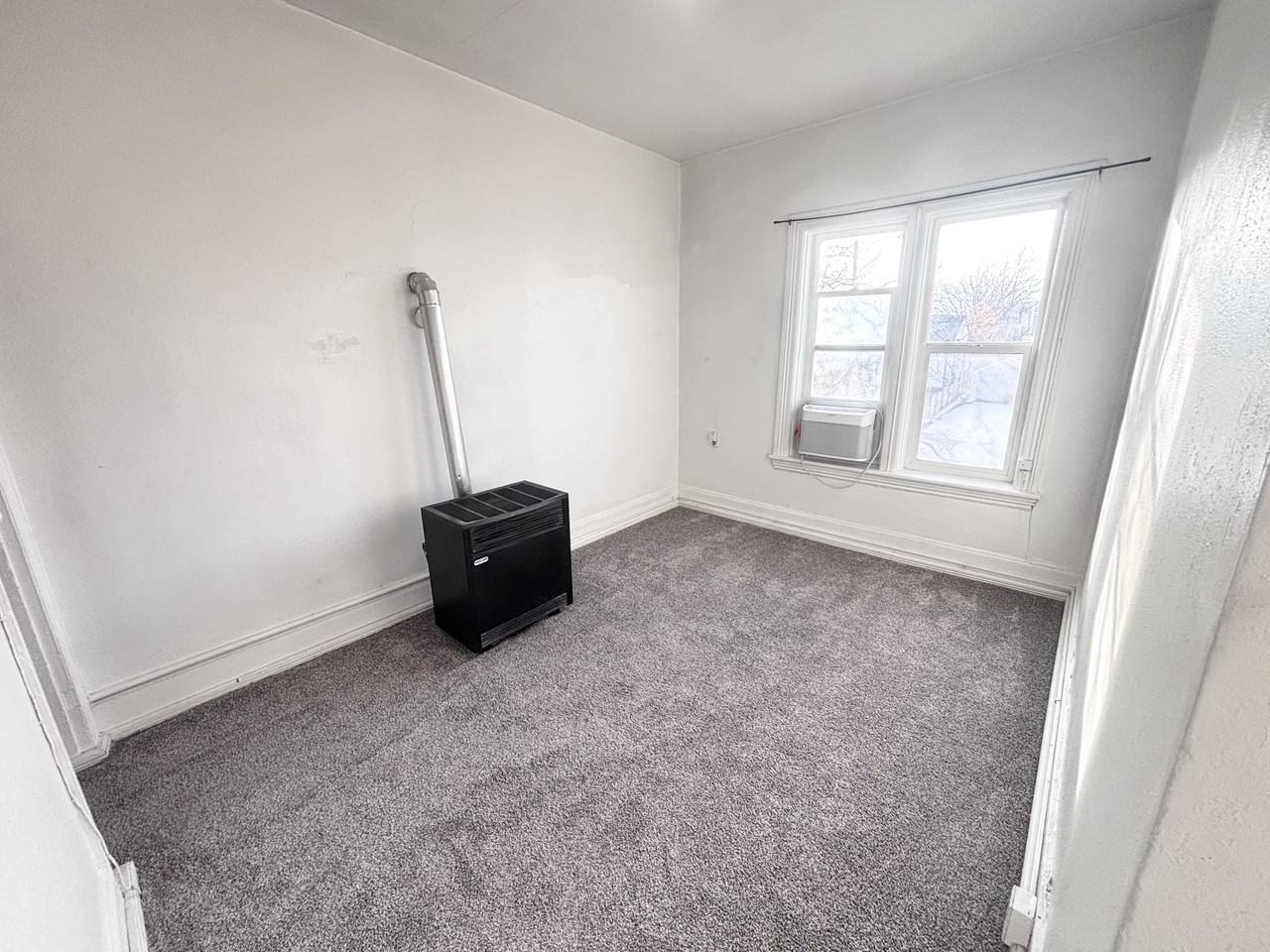 343 S 100 E #343S - Photo 4 of 9