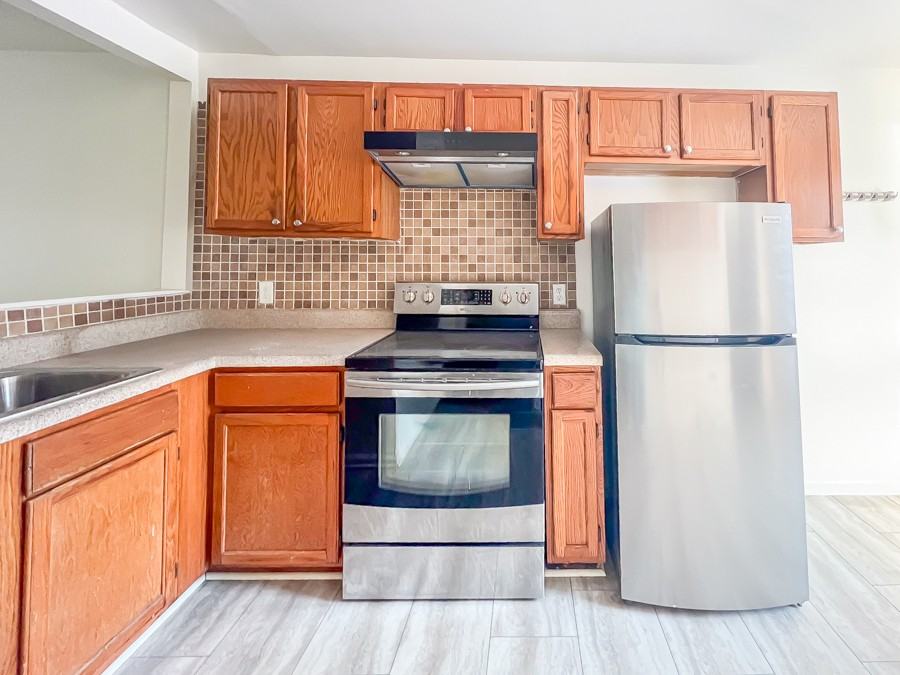 32 Fox Hill Dr #32 - Photo 3 of 19