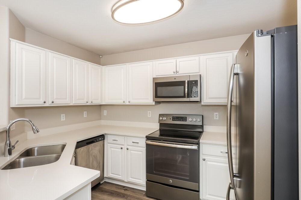 16634 N 153rd Dr - Photo 6 of 16