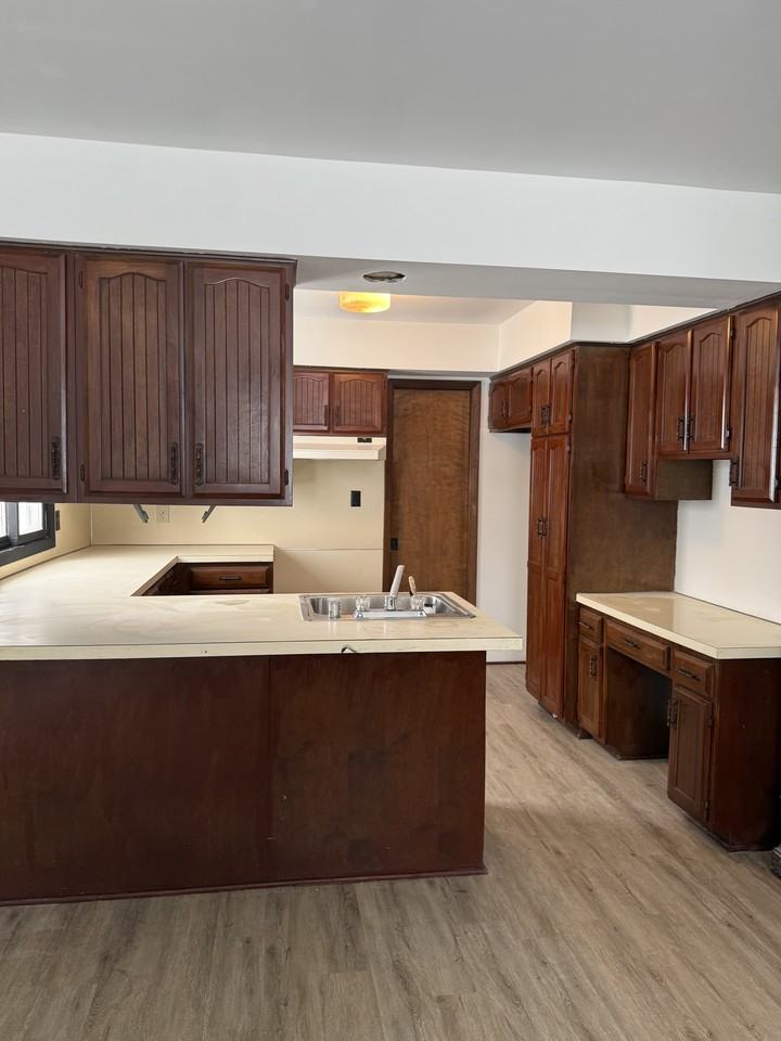 6727 Parkland St #NA - Photo 4 of 23