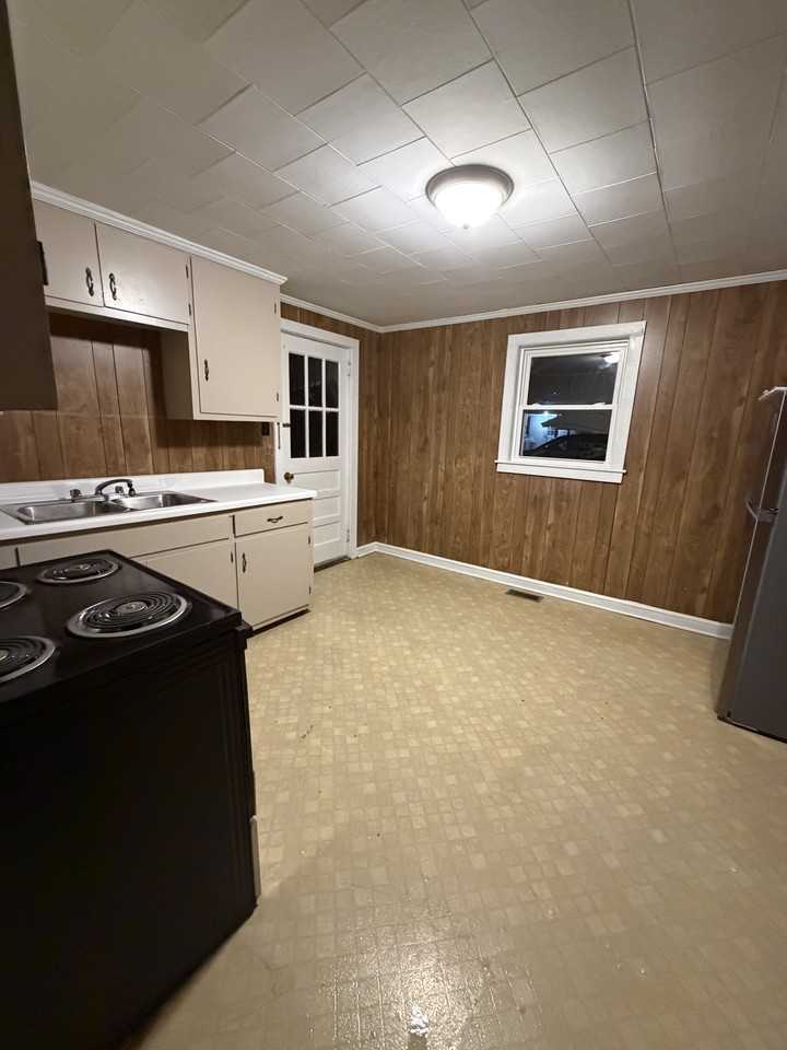 1470 Hilltop St #1 - Photo 2 of 12