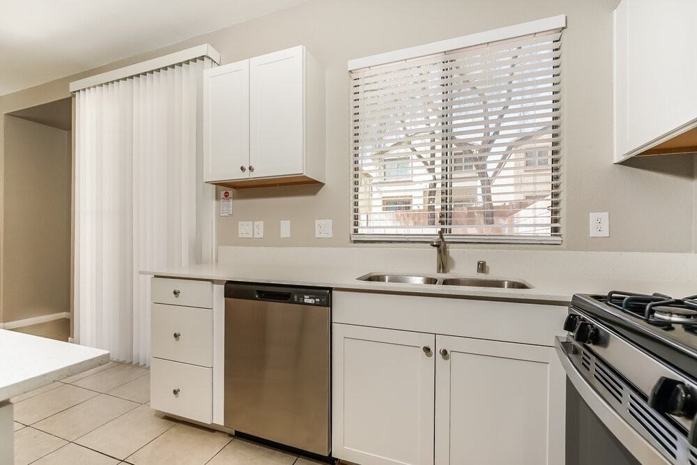 6465 Butterfly Sky St - Photo 7 of 17