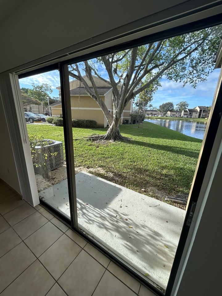 212 Palm Cir E #1 - Photo 2 of 30