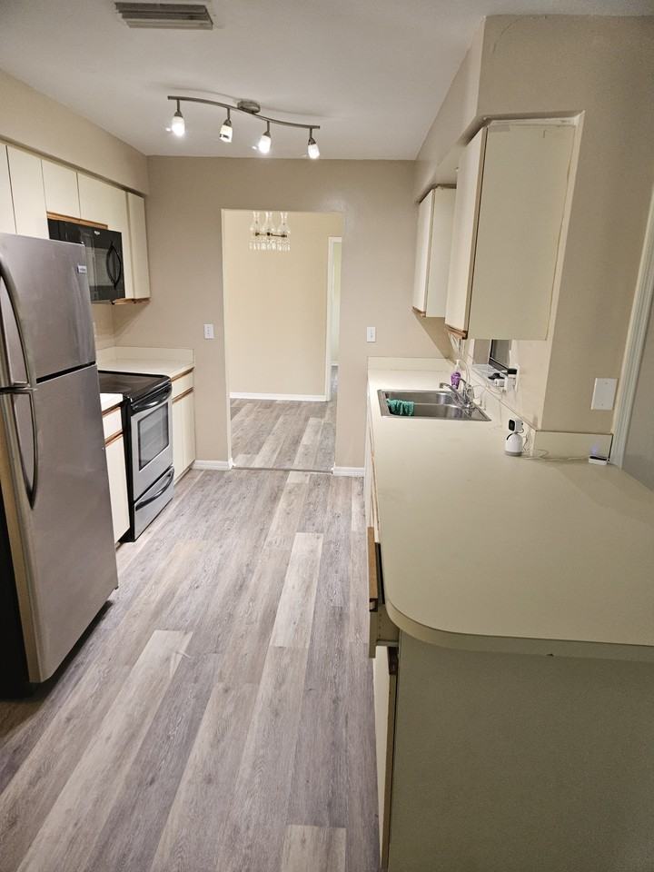 Brookshire Ter #1 - Photo 6 of 22