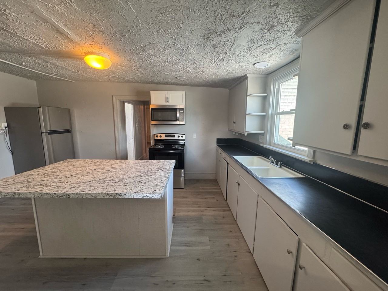 746 W Philadelphia St #3 - Photo 2 of 21