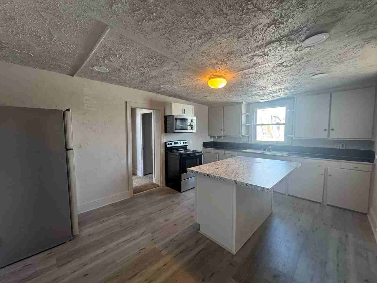 746 W Philadelphia St #3 - Photo 5 of 21