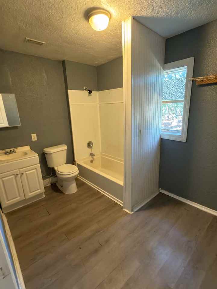 1653 W 35th St #1 - Photo 6 of 7