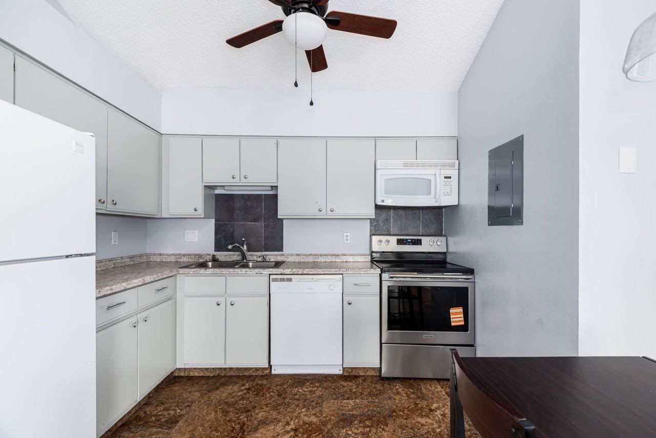 8803 Colorado Boulevard - 304Unit 304 #304 - Photo 7 of 37