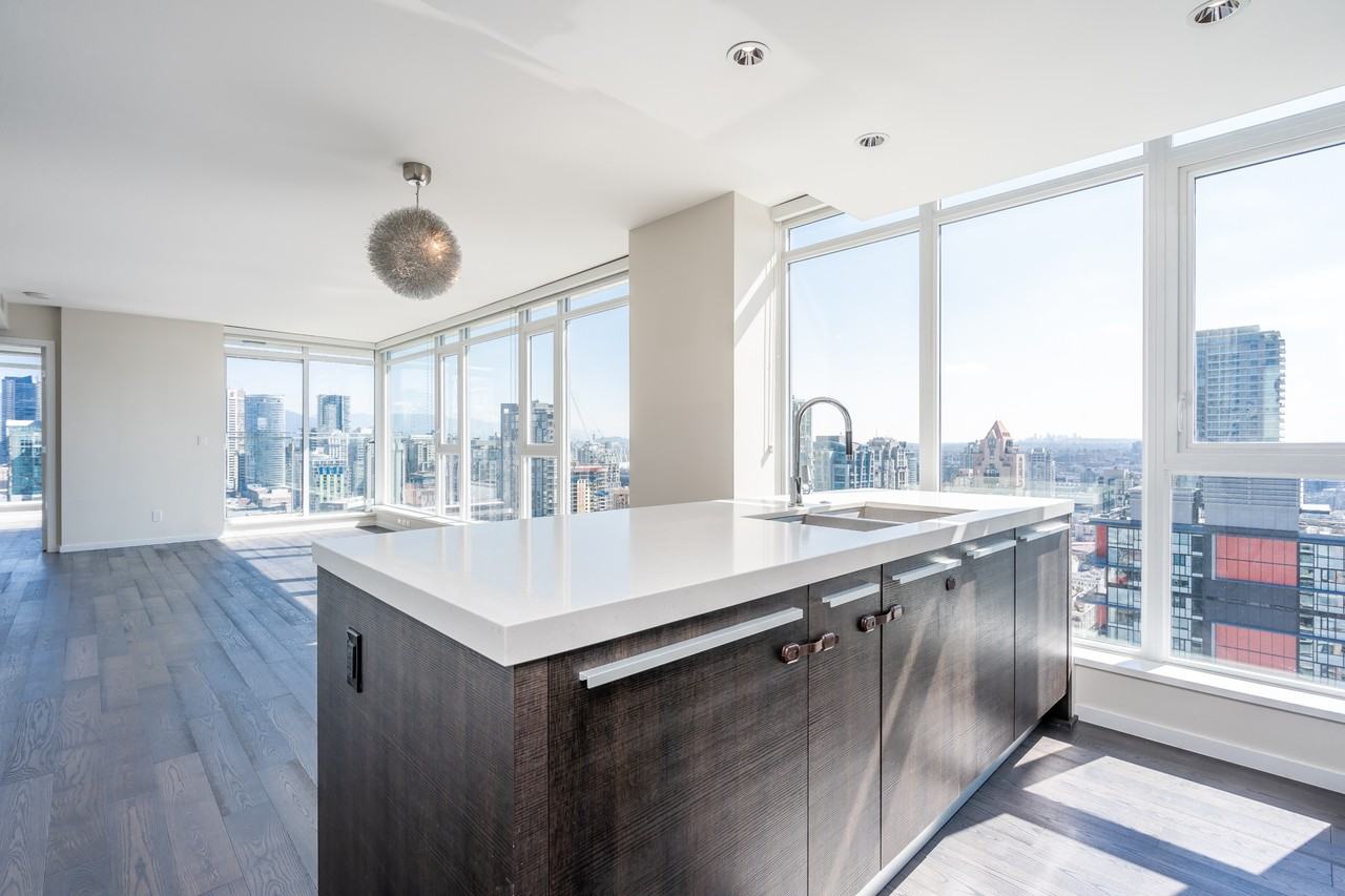 1351 Continental St - Photo 2 of 50