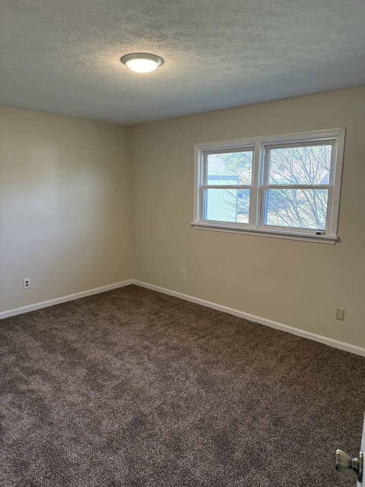 8411 Cloverport Dr #1 - Photo 5 of 7