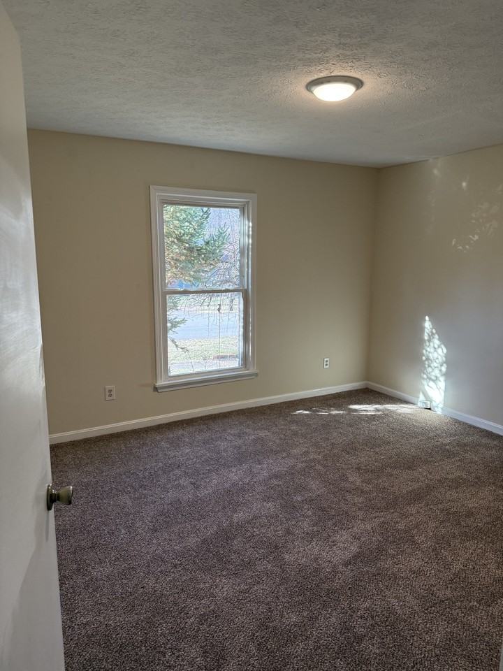 8411 Cloverport Dr #1 - Photo 6 of 7