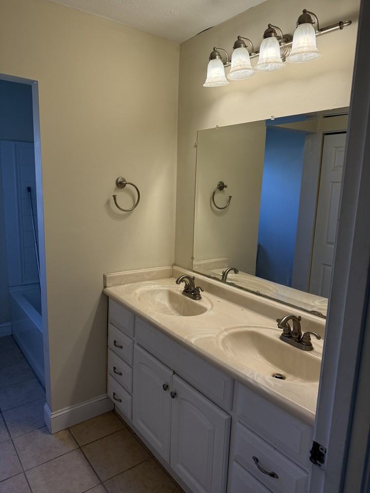 8411 Cloverport Dr #1 - Photo 7 of 7