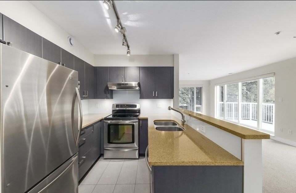 2628 Yew Street #308 - Photo 4 of 15