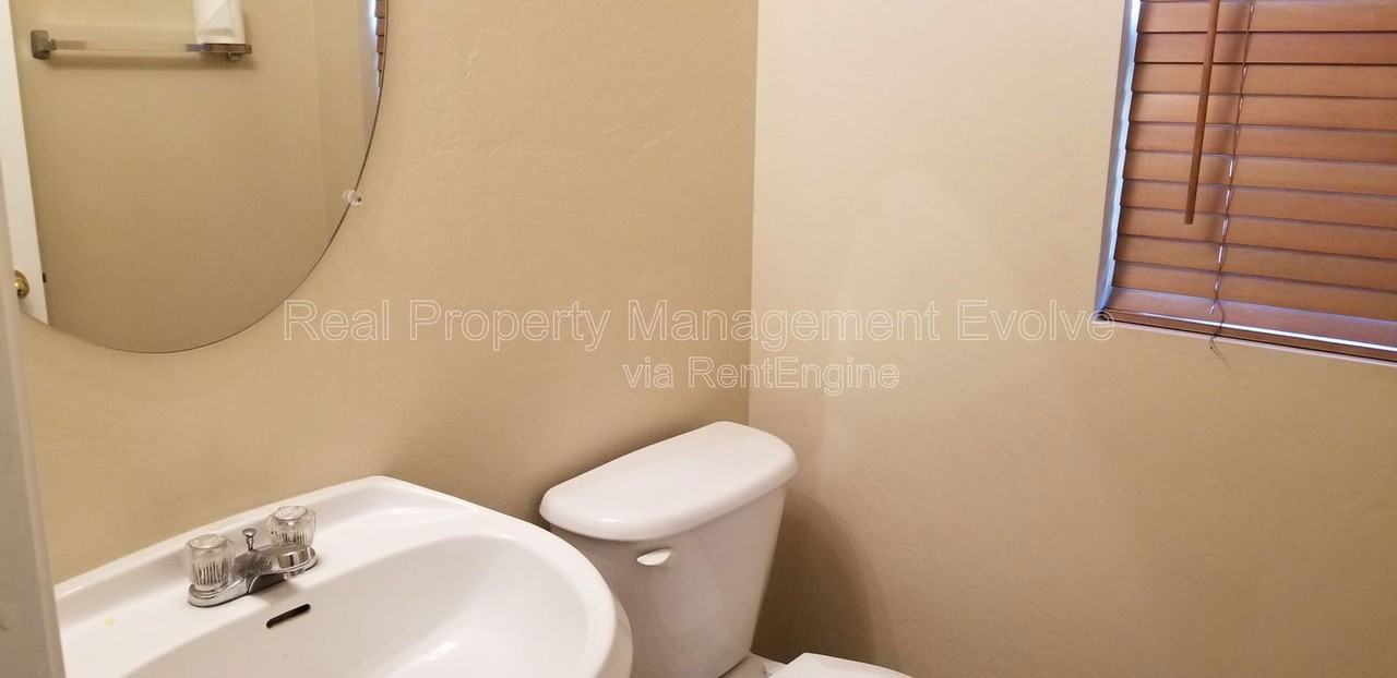 7006 S 40th Ave - Photo 5 of 21