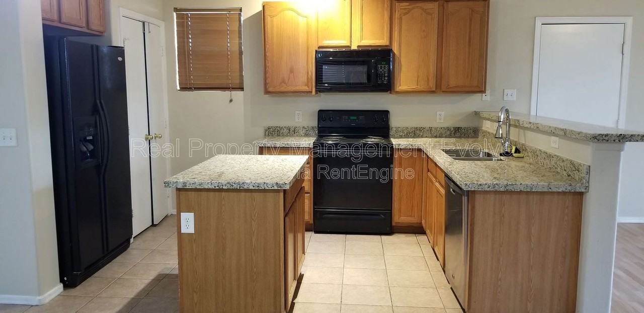 7006 S 40th Ave - Photo 7 of 21