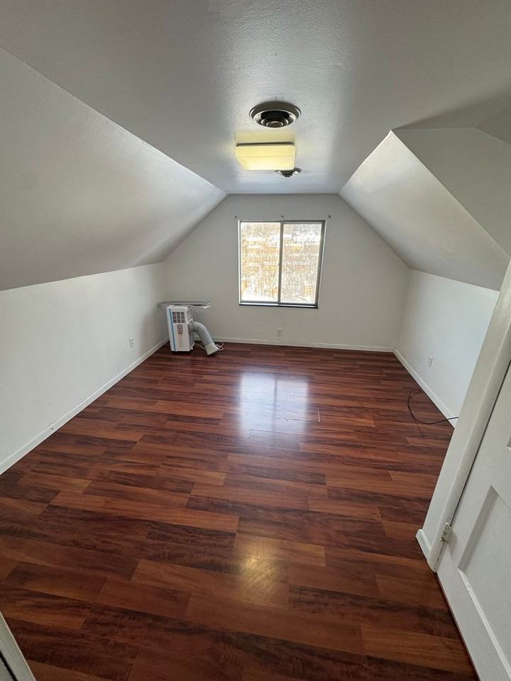 331 Bracken Ave - Photo 5 of 10