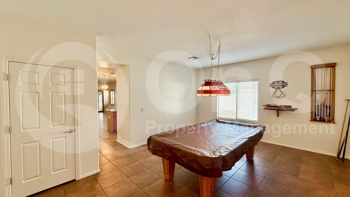 8610 S 58th Dr - Photo 7 of 29