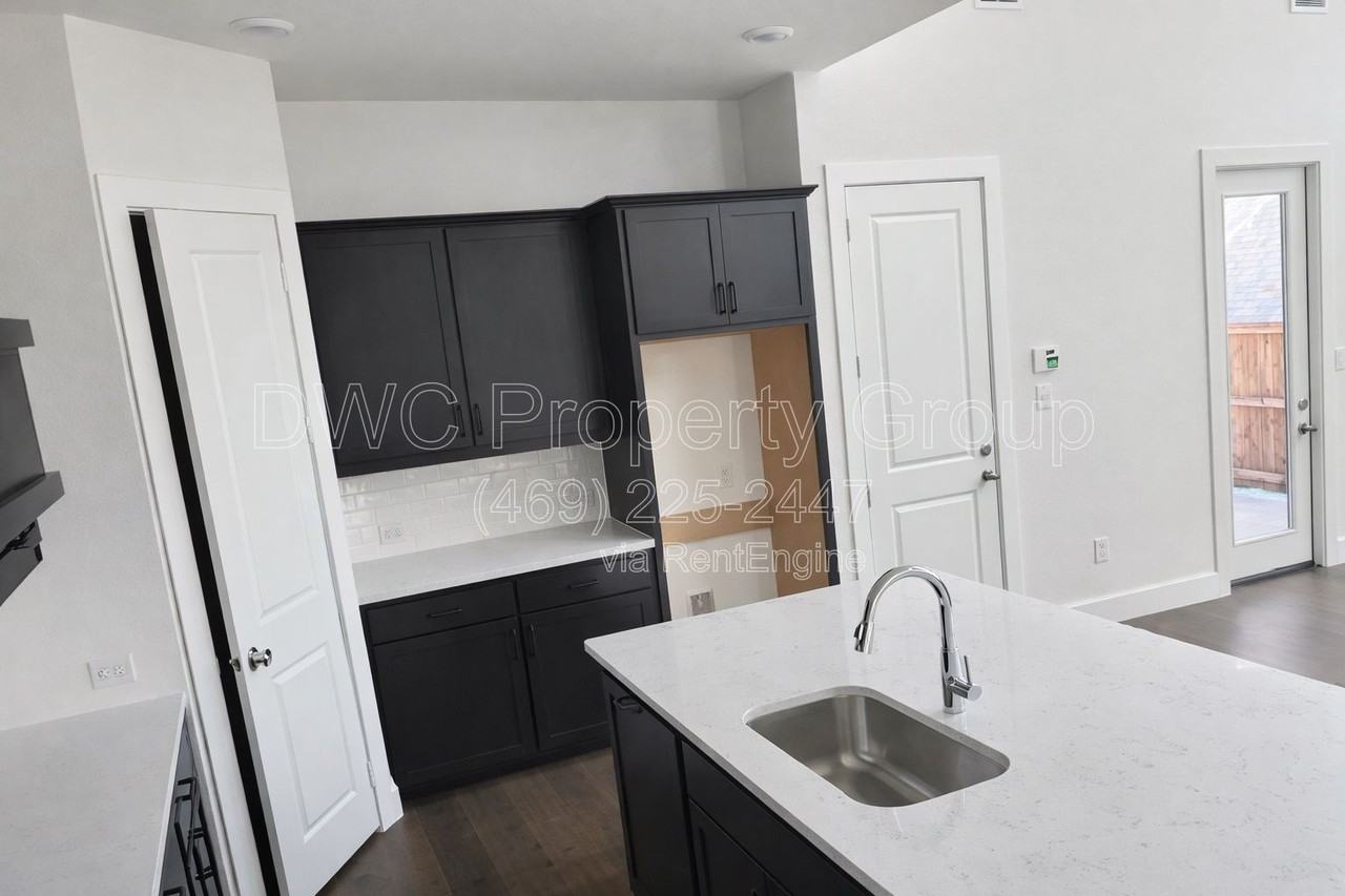 1517 Kinglet Pl - Photo 4 of 14