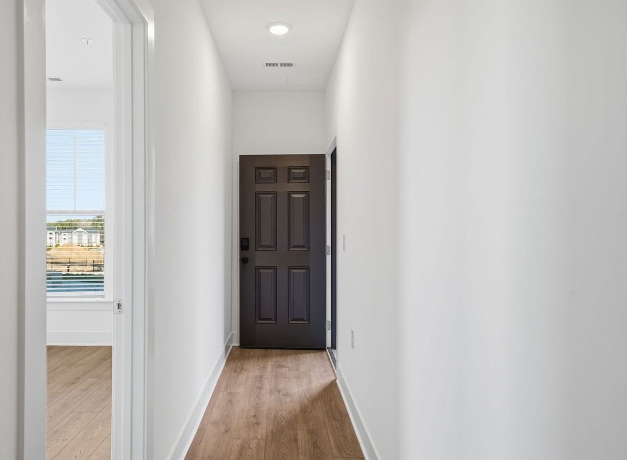 6911 Cosby Village Ter - Photo 4 of 22