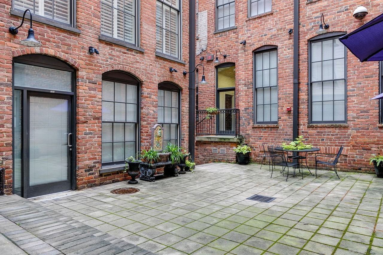 1321 1/2 E Main St #303 - Photo 4 of 19