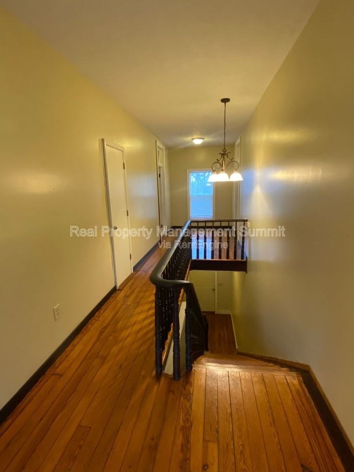 817 Grayson Ave - Photo 3 of 17