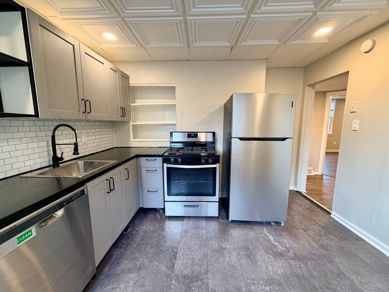 1644 Westmont Ave - Photo 2 of 13