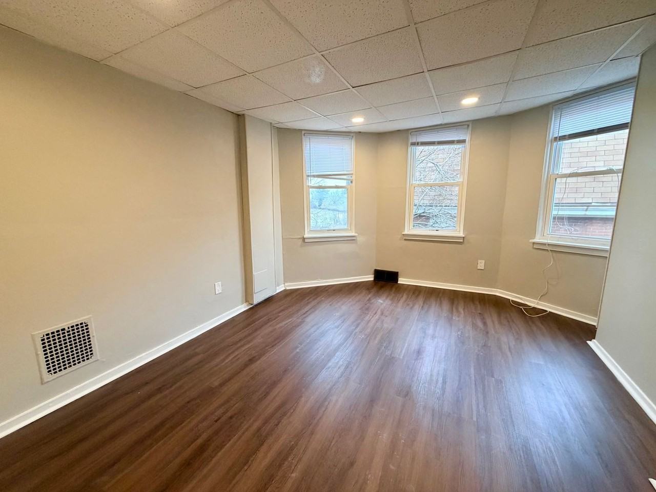 1644 Westmont Ave - Photo 4 of 13