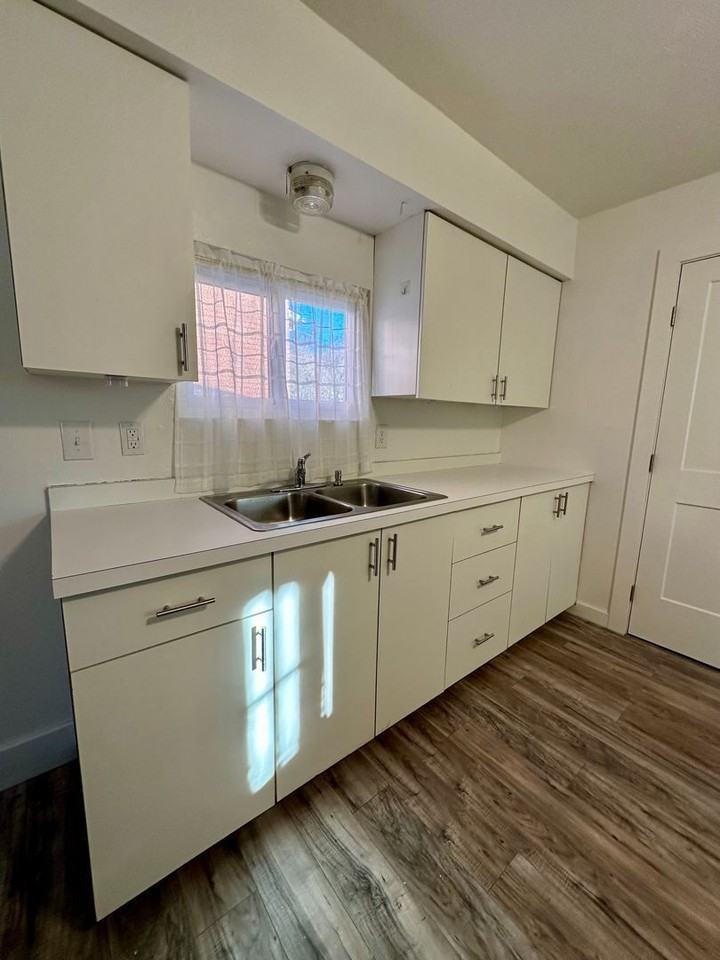 8 Cord St - Photo 4 of 14