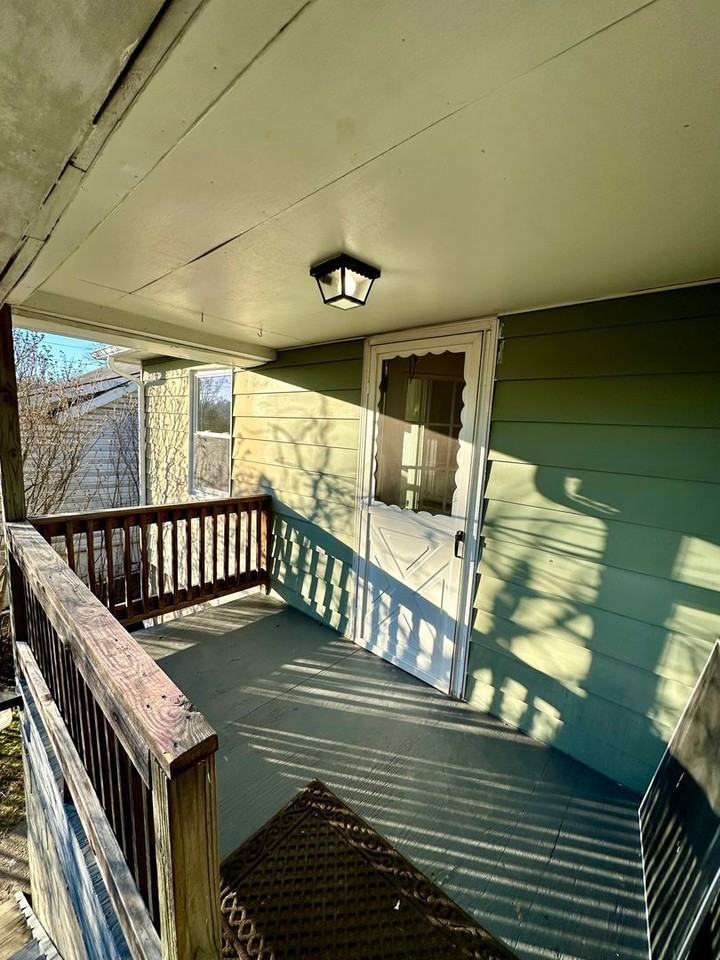 8 Cord St - Photo 5 of 14