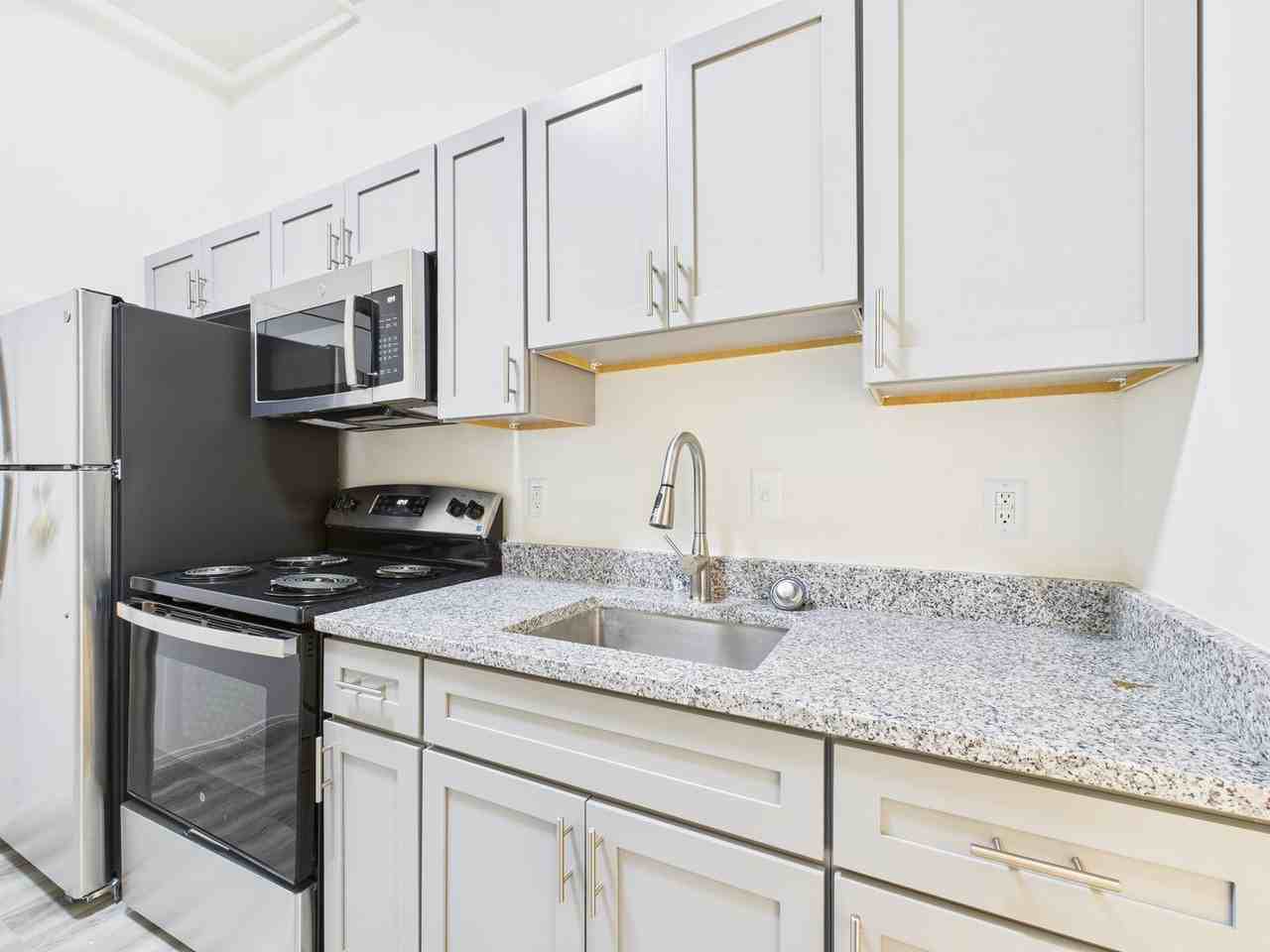 10 S 14th St #303 - Photo 4 of 24