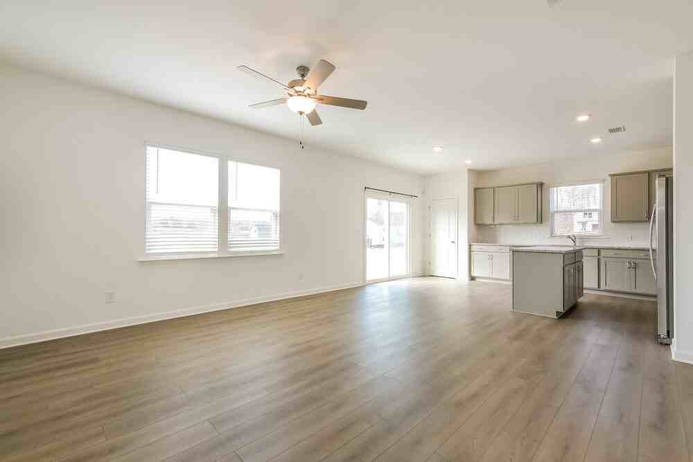 3166 Bronte Ct Se - Photo 6 of 17