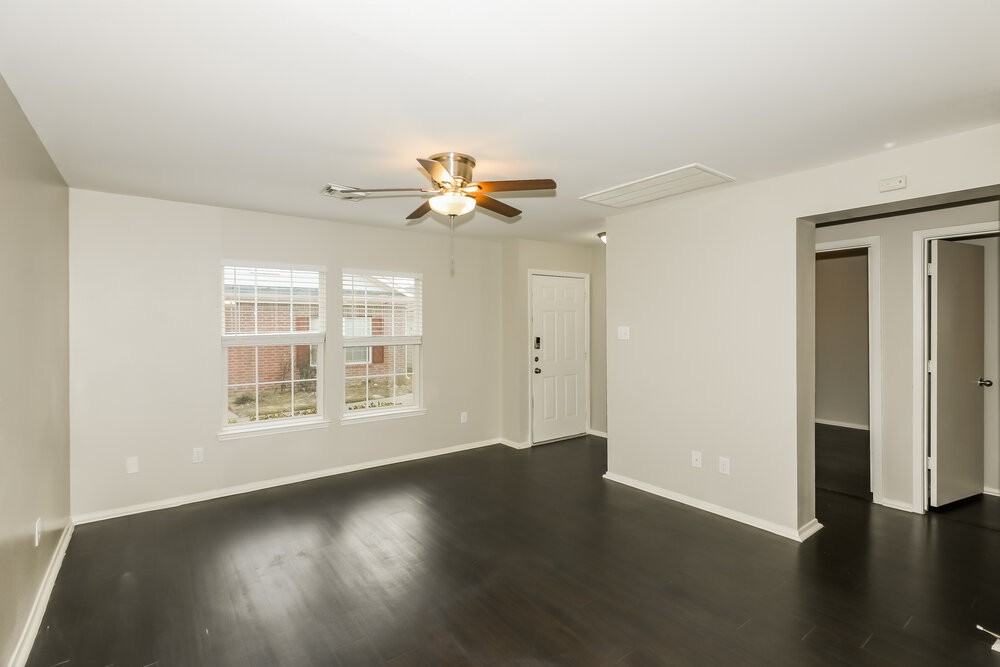 6154 Settlers Lake Cir E - Photo 3 of 16