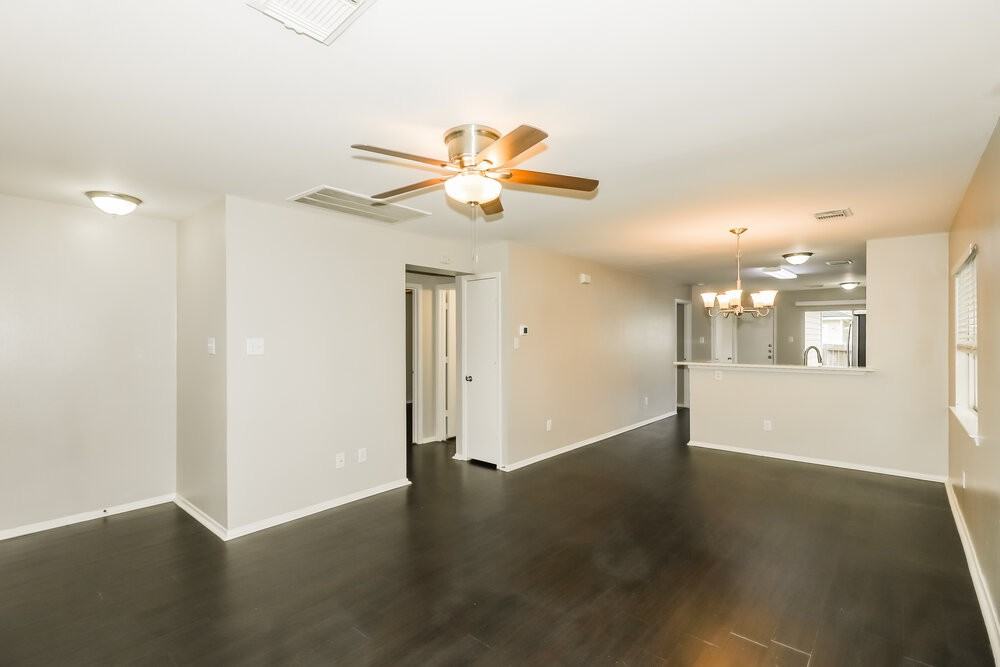 6154 Settlers Lake Cir E - Photo 4 of 16