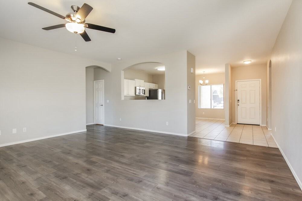 13275 N Primrose St - Photo 4 of 16