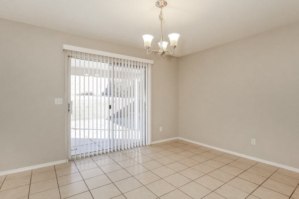 11322 W Loren Ln - Photo 6 of 17