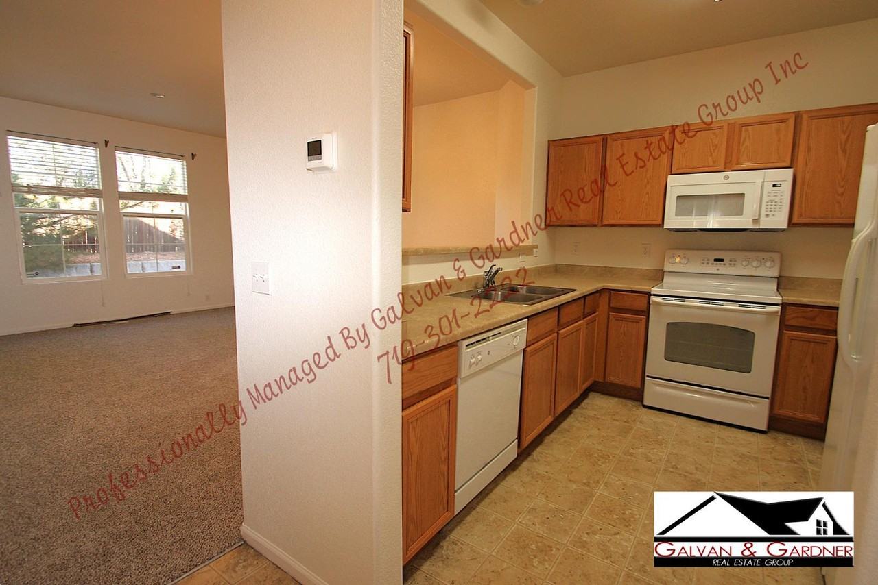 2905 Tumblewood Grv - Photo 3 of 14