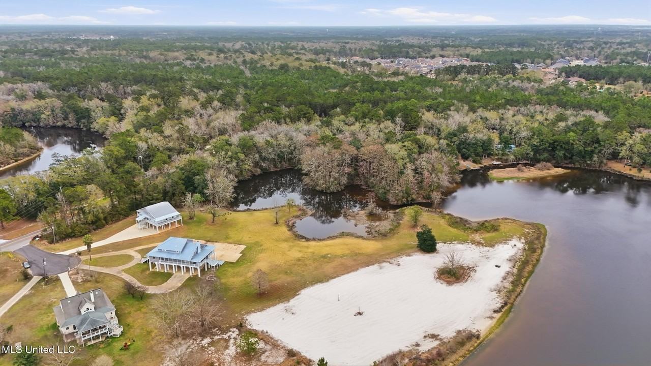 3285 Sandy Bluff Dr - Photo 4 of 50