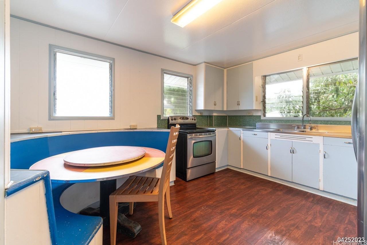 1288 Kaluawaa St - Photo 7 of 18