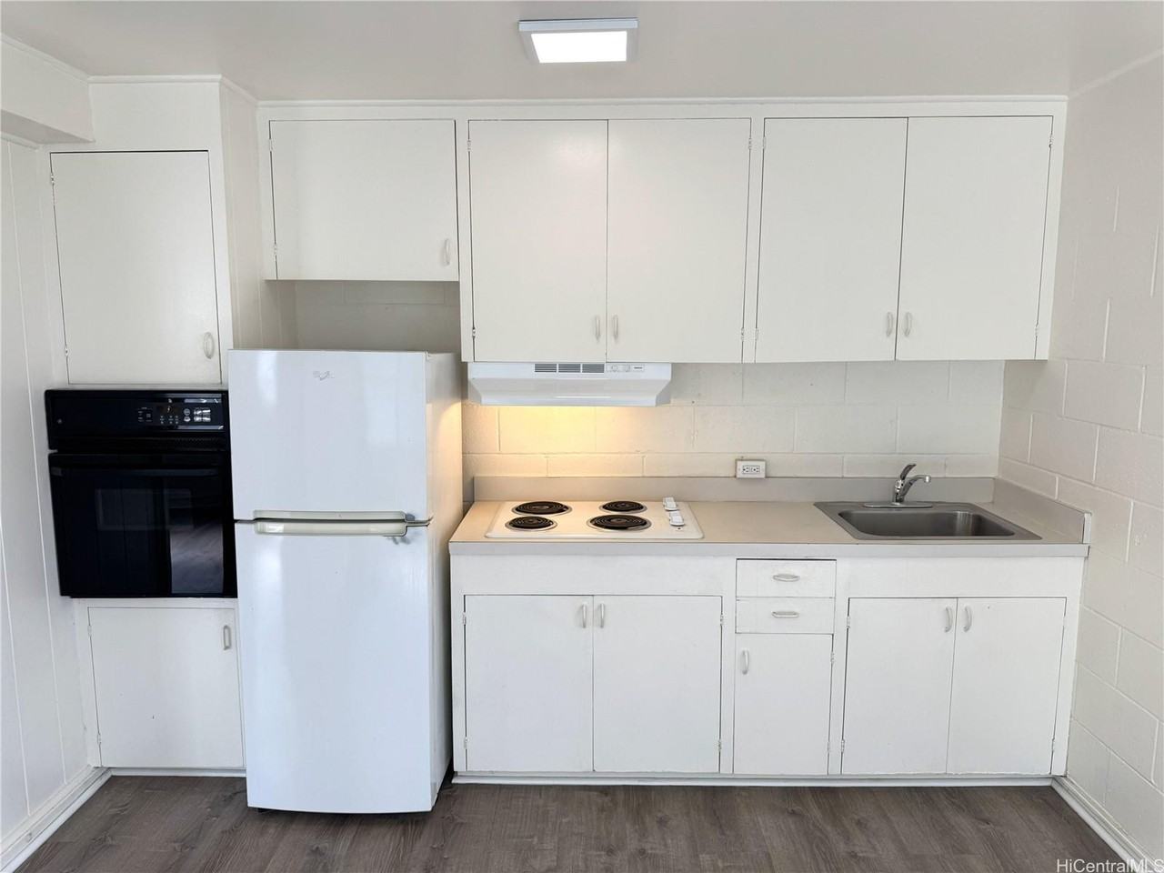 741 Hoawa St #6 - Photo 3 of 12