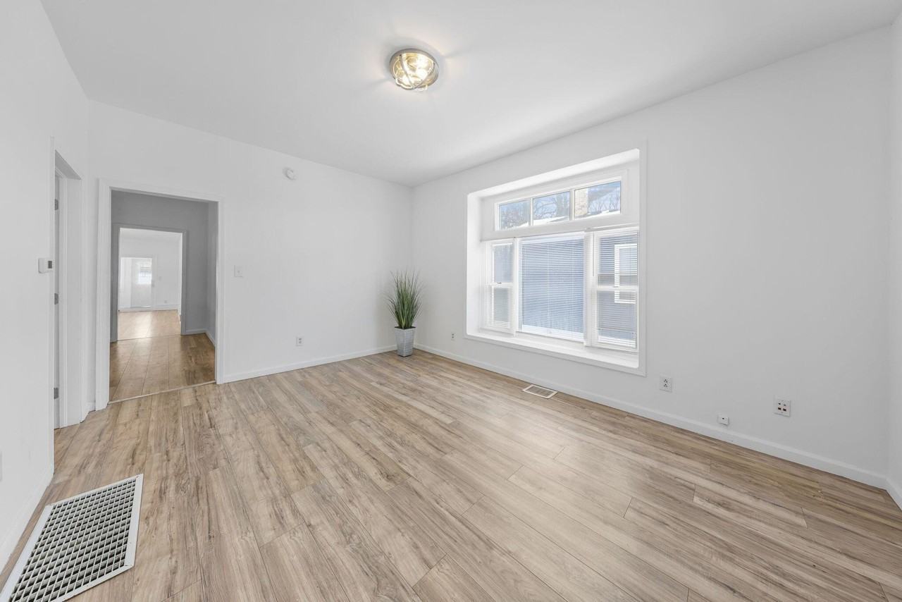 820 Brown St - Photo 2 of 25