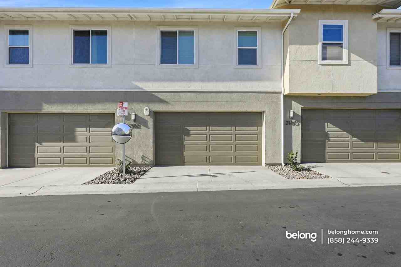 2182 Bluestone Cir - Photo 2 of 28