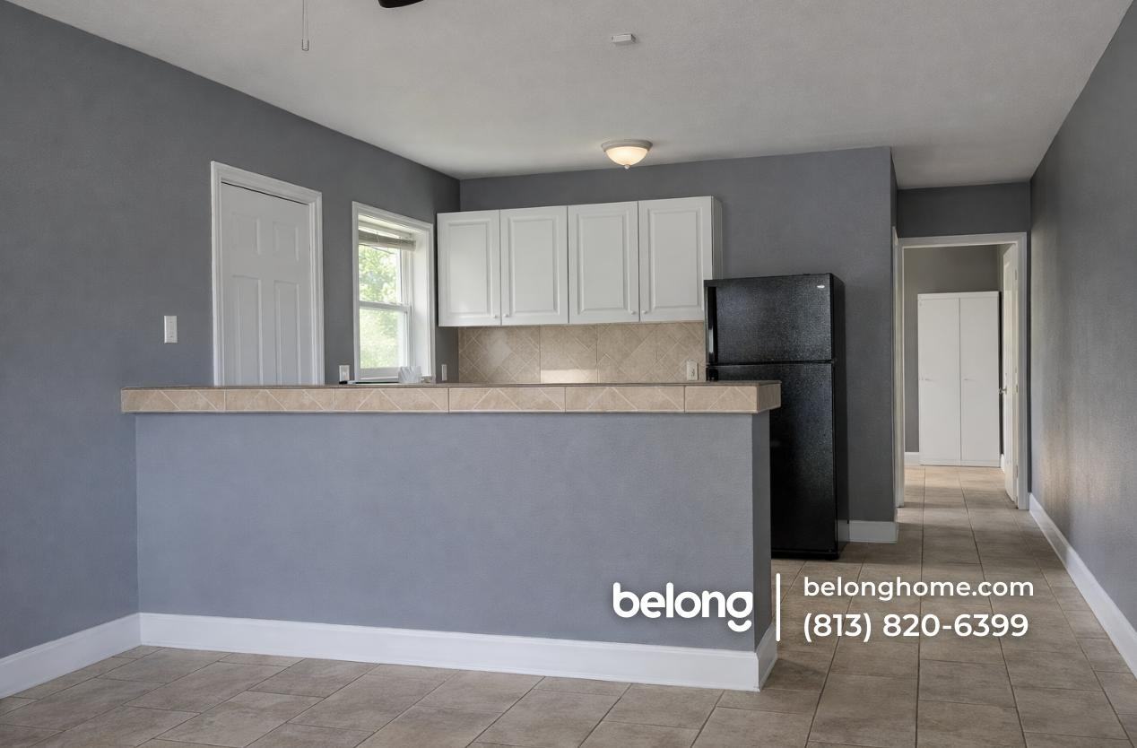 1504 N Madison Ave - Photo 2 of 5