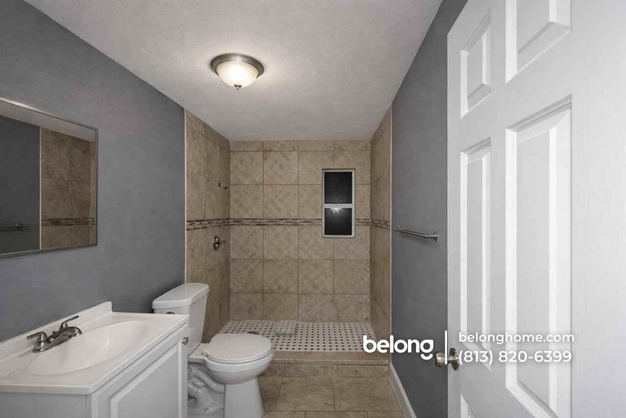 1504 N Madison Ave - Photo 4 of 5