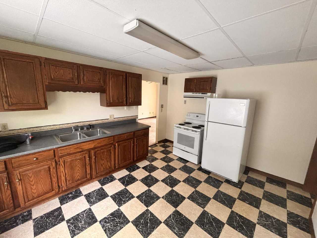 752 Middle St #2 - Photo 2 of 17