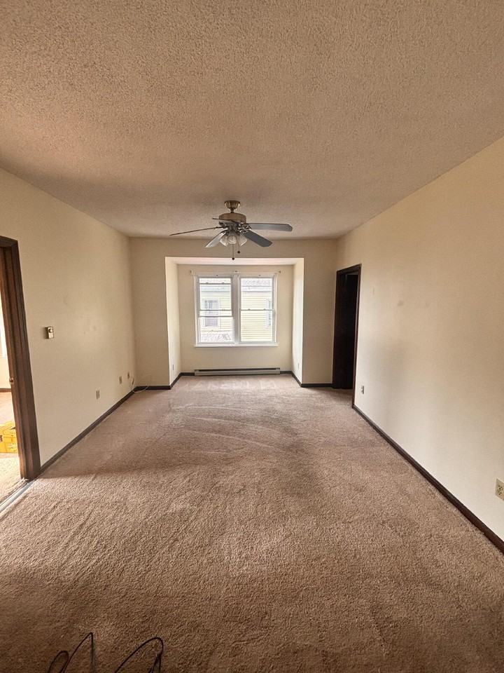 752 Middle St #2 - Photo 6 of 17