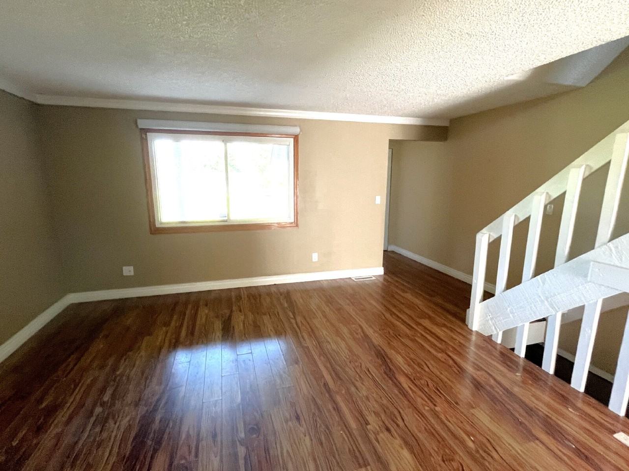 234 W Rockrimmon Blvd - Photo 4 of 19