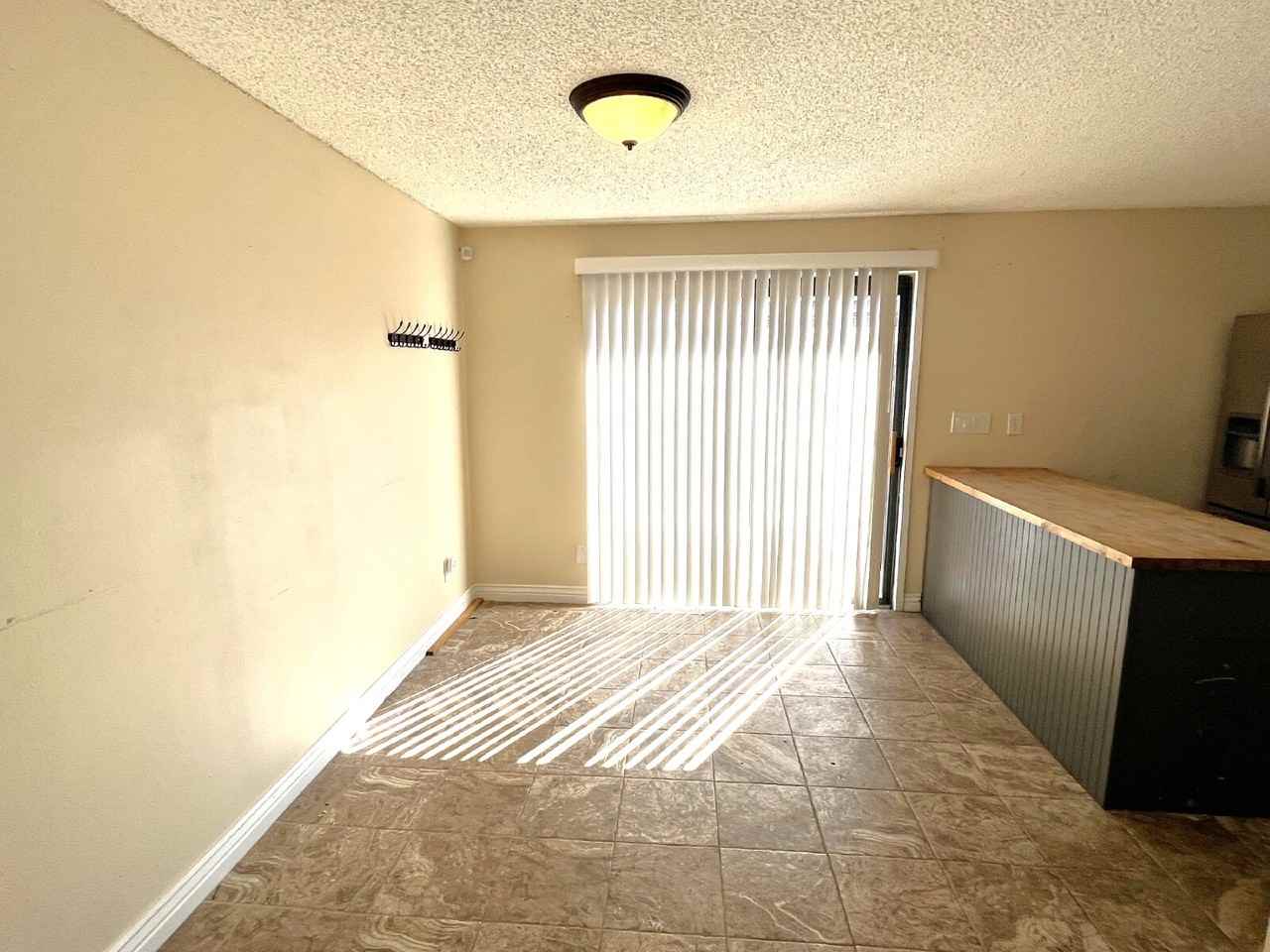 234 W Rockrimmon Blvd - Photo 5 of 19