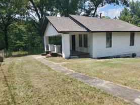 320 Macon St - Photo 1 of 1