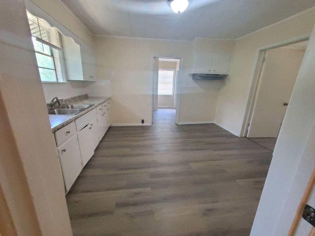 320 Macon St - Photo 2 of 11