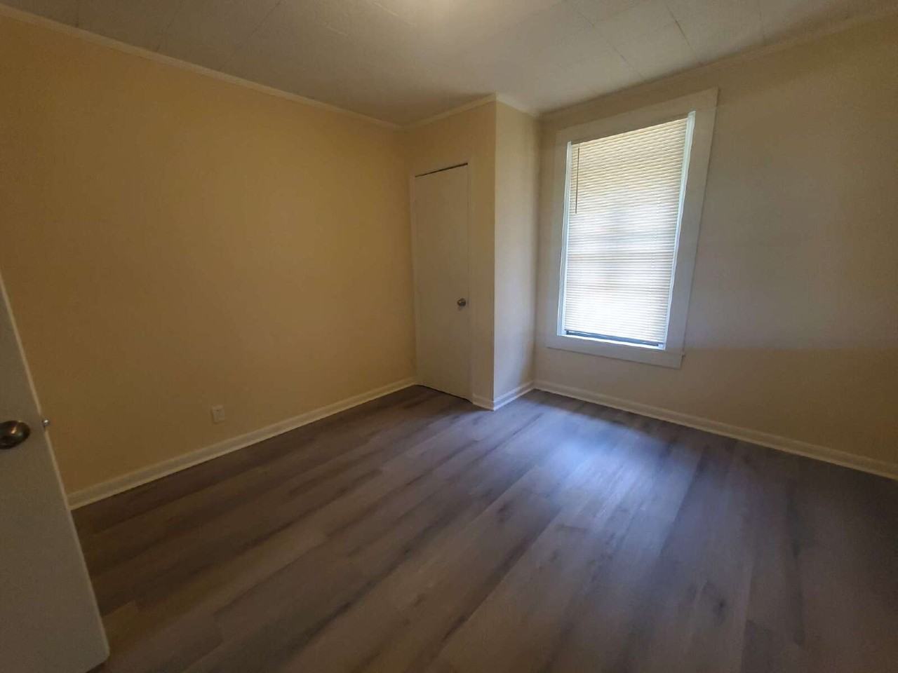 320 Macon St - Photo 6 of 11